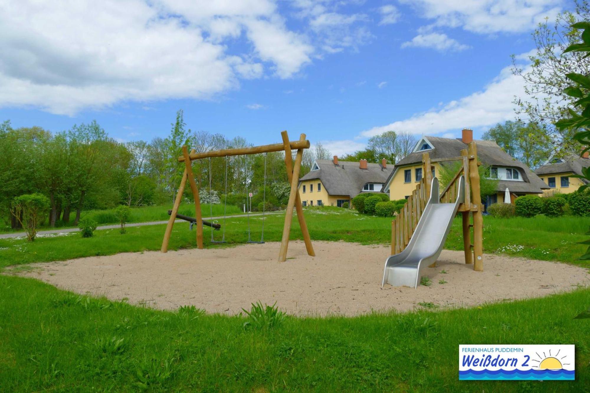 Familienfreundliches Reetdachhaus Weissdorn 2 Villa Puddemin Luaran gambar
